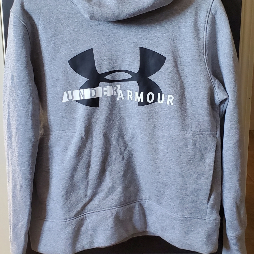 Under Armour Sweatshirt